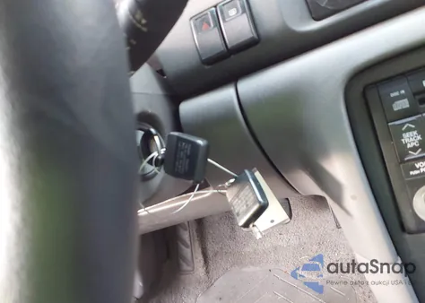 2002 Mazda 626 Es V6/Lx V6 z USA, uszkodzony, nr VIN 1YVGF22D325286161